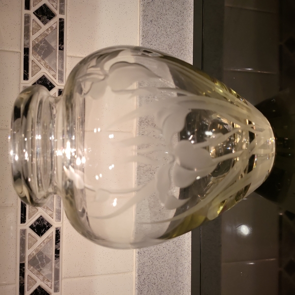 Dorothy Thorpe Other - Dorothy Thorpe Glass Etched Floral Vase w/ Bee Mid-century Modern Signed…